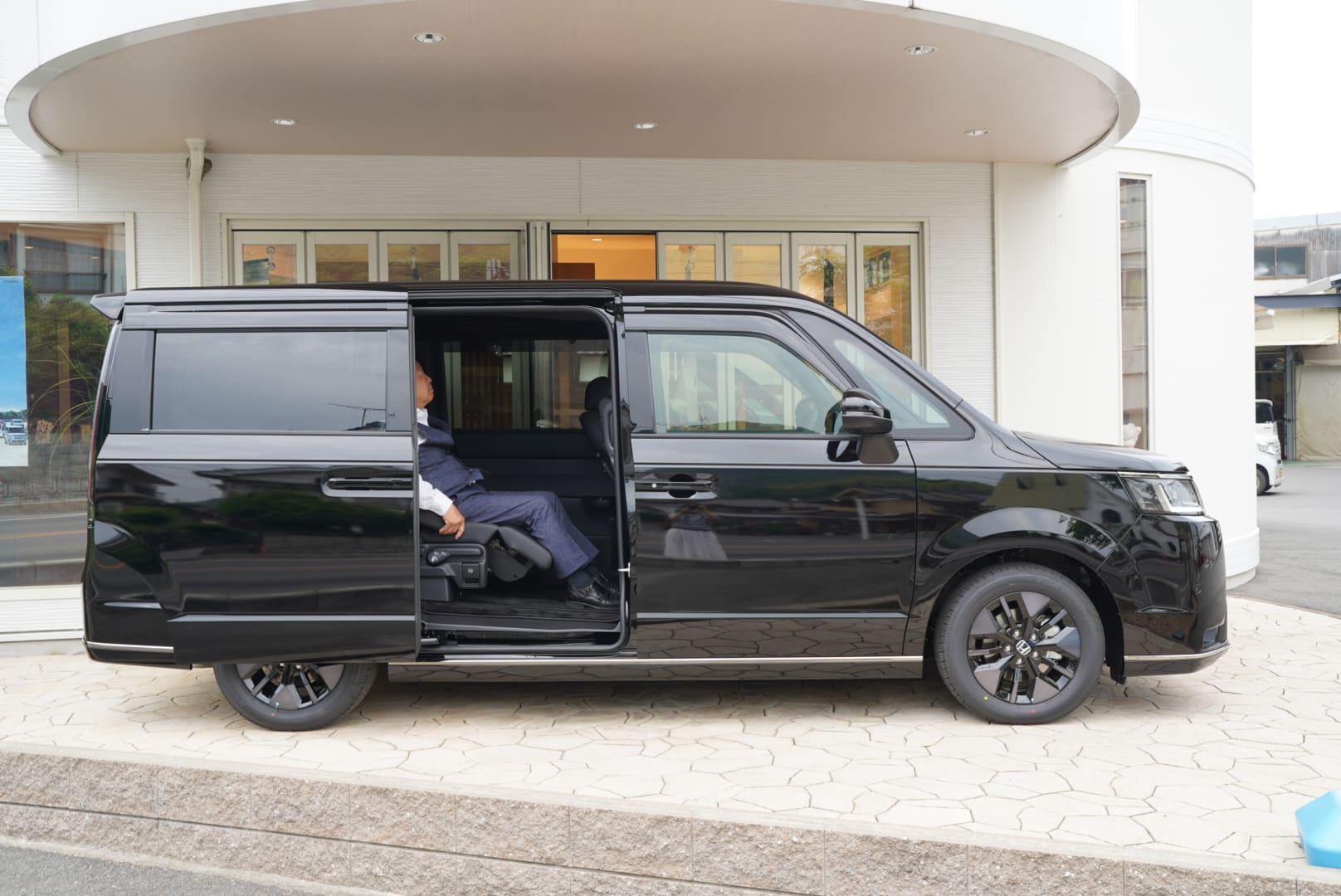 A92DEA2A-3692-41C2-8827-C0B93E57DF50