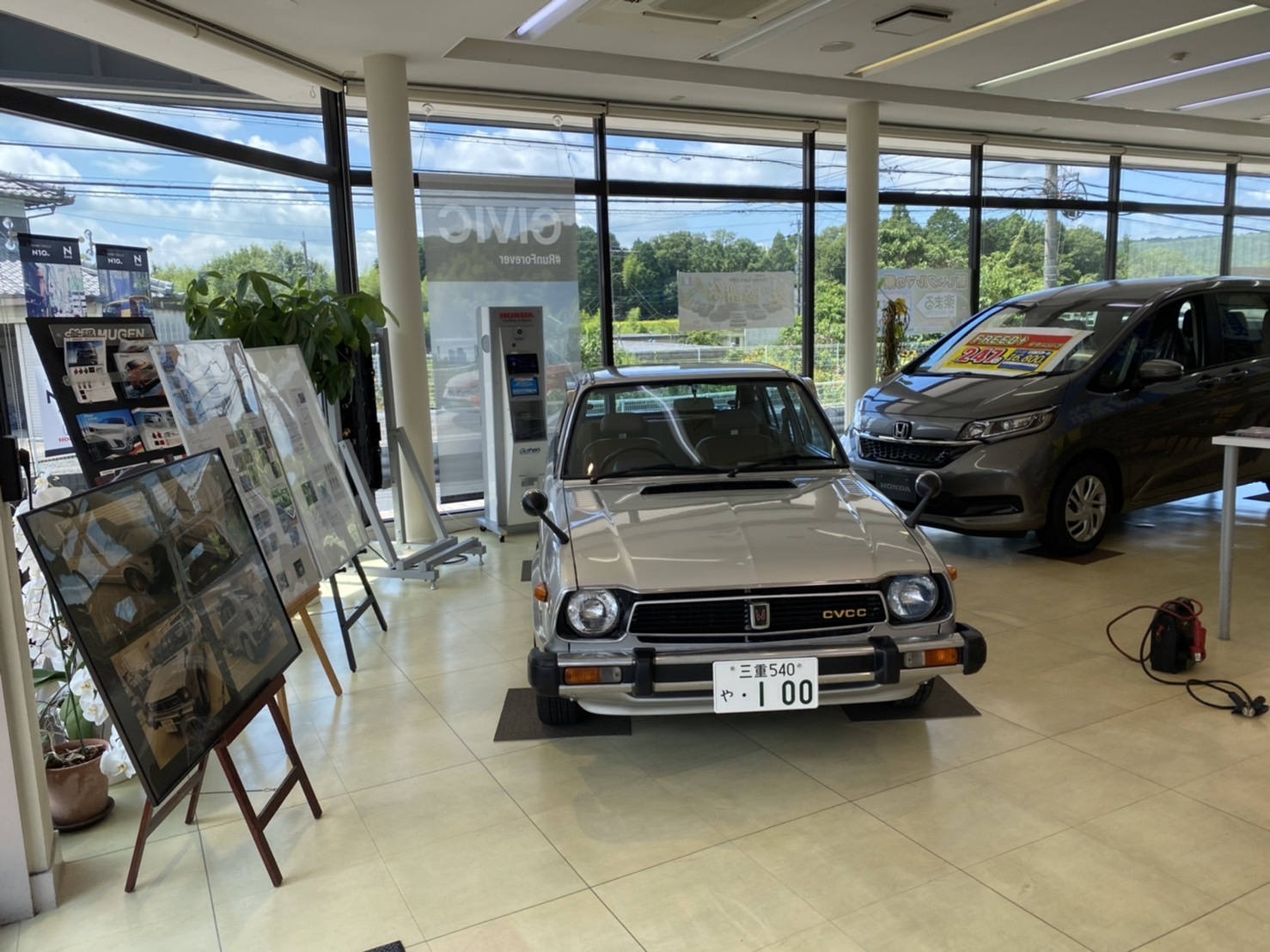 ブログ_04_220818_CIVIC1